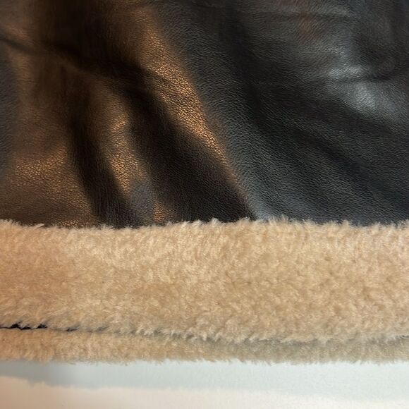 BNWT - WEWOREWHAT FAUX BLACK LEATHER & FUR MINI SKIRT - 2 - Picture 3 of 6